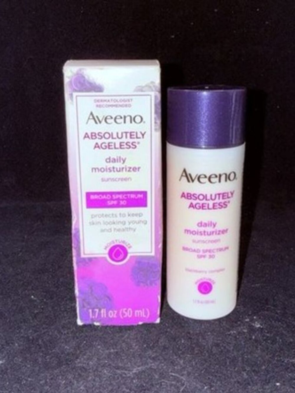 Aveeno Absolutely Ageless Daily Moisturizer Blackberry SPF 30 1.7oz - VTG-Rare
